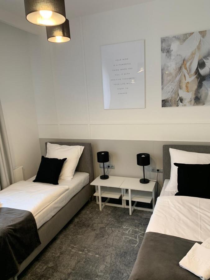 Hotel Coliber Klobuck Buitenkant foto
